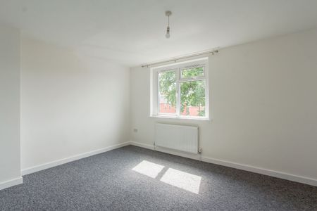 2 Bedroom - Photo 2