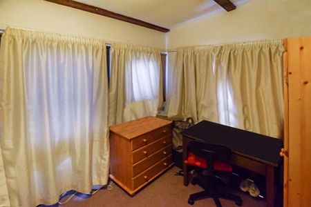 1 bedroom Flat To Let - Photo 2
