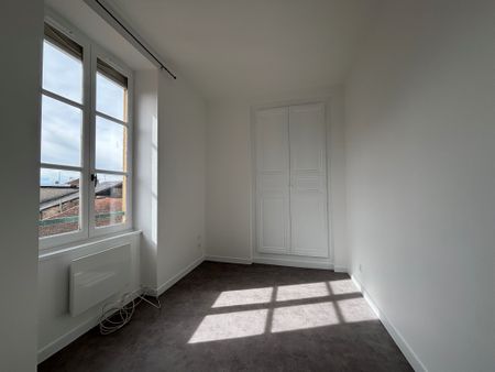 Location Appartement 2 pièces 36m² CHARLIEU 42190 - Photo 5