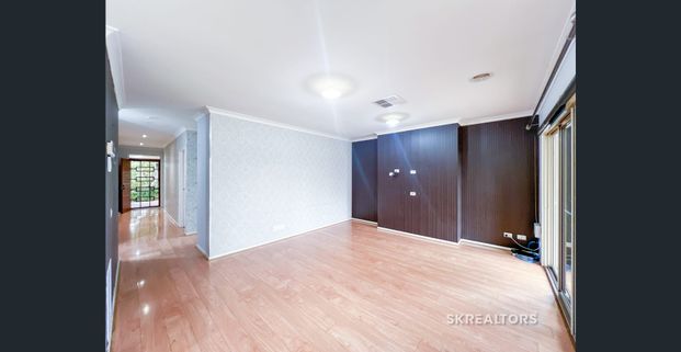 Beautiful 3 Bedroom Family Home - Photo 1