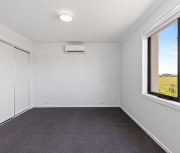 52 Greaves Avenue, Deanside VIC 3336 - Photo 6