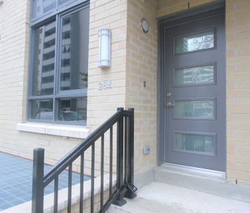 For Lease - 284 Bleecker Street, Toronto, Ontario - Photo 4