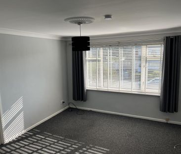 2 bedroom maisonette to rent - Photo 2