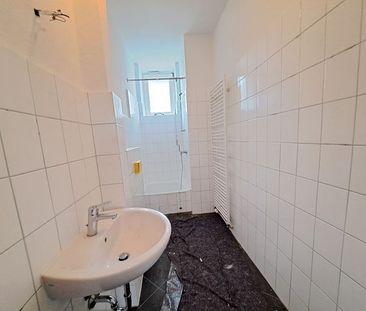 Frisch renovierte 3-Zimmer-Wohnung mit Terrasse in Bremerhaven-Lehe! - Photo 2