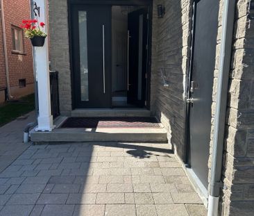 For Lease - 562 Skinner Avenue Unit# Lower, Newmarket, Ontario - Photo 3