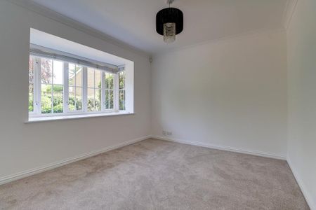 4 bedroom detached house to rent - Photo 3