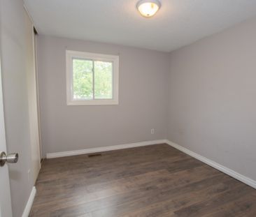 97 Hill Park Lane, St. Catharines - 3 Bedroom Main Unit - Photo 3