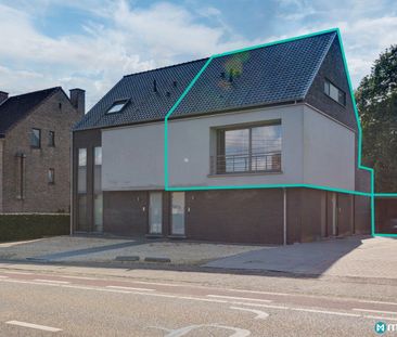 DUPLEXAPPARTEMENT MET 2 SLAAPKAMERS, 2 PARKEERPLAATSEN EN ZONNEPANE... - Photo 3