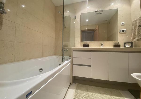 4 Bedroom Apartment with parking, Telheiras, Lisboa