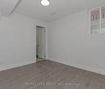 72 Chadwick Crescent S #Basement - Photo 5