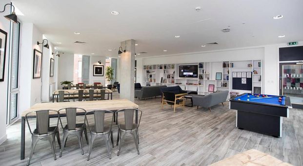 1 bedroom in a flat share to rent - Photo 1