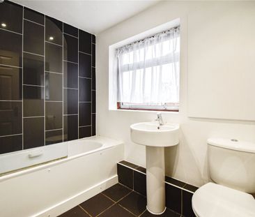 A well presented 3 bedroom chalet style house to rent in Sawston of... - Photo 4