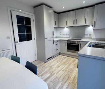 2 bedroom semi-detached house to rent - Photo 4