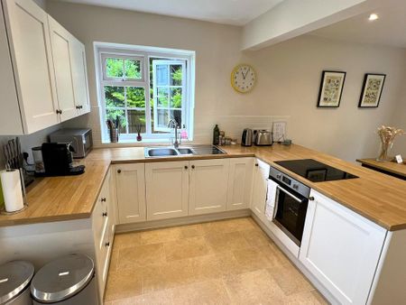 2 bedroom semi-detached house to rent - Photo 4