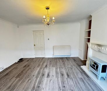 3 bedroom end of terrace house to rent - Photo 4