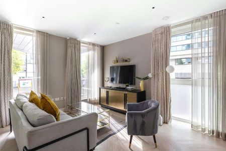 A spacious three bedroom apartment in the heart of hammersmith - Photo 3