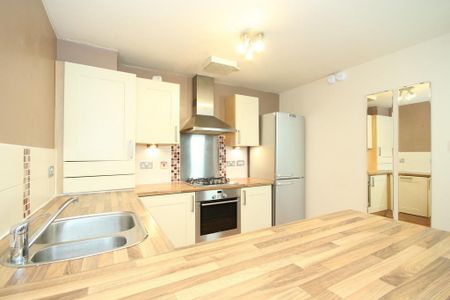 2 bedroom flat to rent - Photo 3