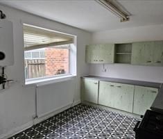 3 Bed Terraced House, Wilmur Avenue, M7 - Photo 2