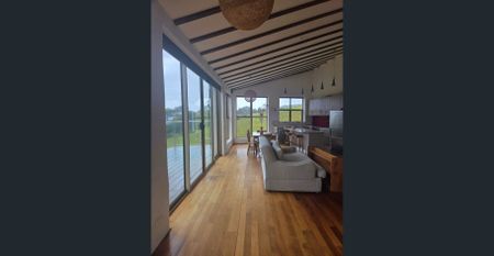 Oceanfront Masterpiece – Luxury Executive Living on 7 Acres - Photo 2