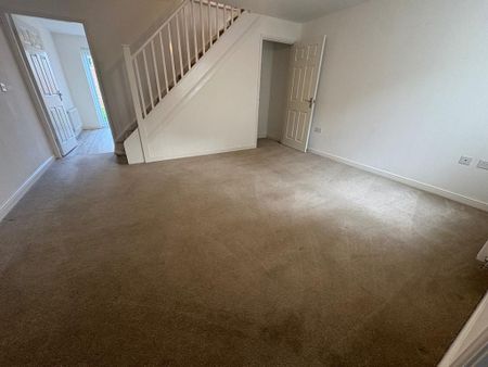 3 bedroom detached house to rent - Photo 2