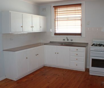 To register & apply for this property, please use this link: https:... - Photo 4