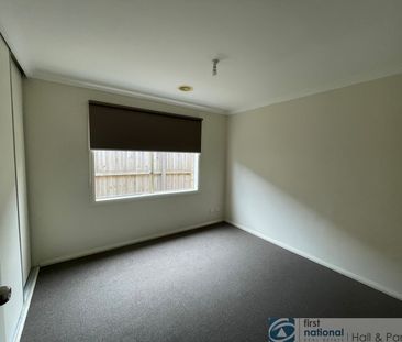 14 Violet Way, Cranbourne - Photo 3