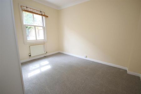 4 bedroom terraced house to rent - Photo 5