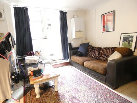 Studio Flat, Albion Road, N16 - Photo 2