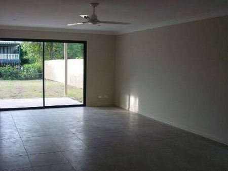 69 Laurel Street, Enoggera QLD, Belconnen - Photo 3