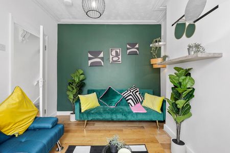 2 Bed Semi-Detached House, Janson Road, E15 - Photo 4