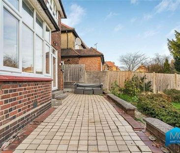 Kingsgate Avenue, London, N3 - Photo 1