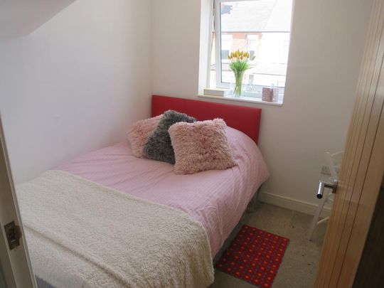 3 bedroom flat to rent - Photo 1