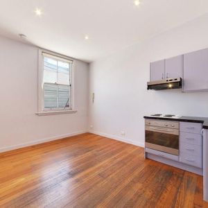 STUDIO LOCATED IN THE HEART OF THE SPOT! - Photo 2