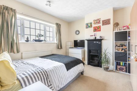 4 bedroom terraced house to rent - Photo 3