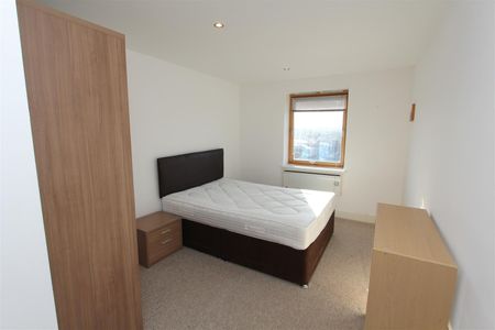 Clarence House, Leeds City Centre, LS10 1LH - Photo 2