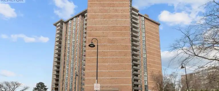 809 - 5250 LAKESHORE ROAD | 809 - 5250 LAKESHORE ROAD, Burlington - Photo 1