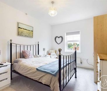 Stoneleigh Court, Alwoodley, Leeds, LS17 - Photo 4
