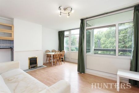 3 bedroom Flat To Let Total Size: 817 SQ FT - Photo 2