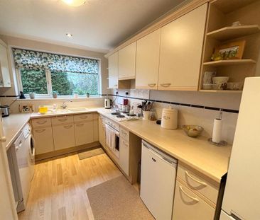 2 bedroom maisonette to rent - Photo 4