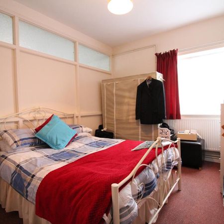 1 bedroom ground floor flat to rent - Photo 3