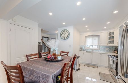 For Lease - 9 Hawkins Court, Brampton, Ontario - Photo 2