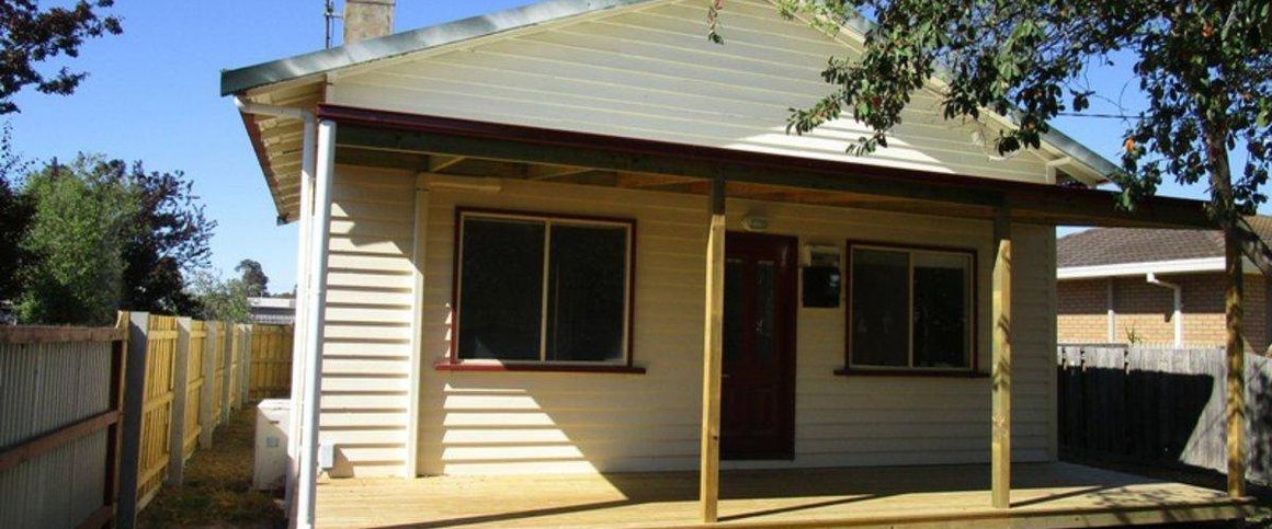 COSY FAMILY HOME CLOSE TO SCHOOLS AND HOSPITAL - Photo 1