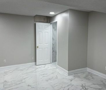 For Lease - 411 Bristol Road, Mississauga, Ontario - Photo 1