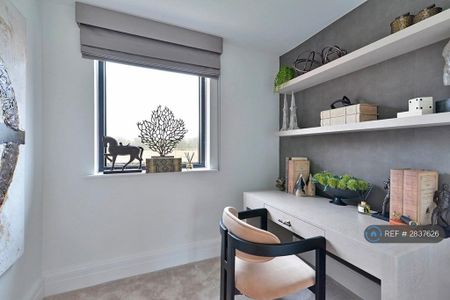 4 bedroom detached house to rent - Photo 3