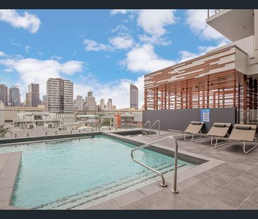 Inner City Living - Photo 6