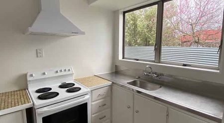 EXCELLENT LOCATION !! - Photo 2