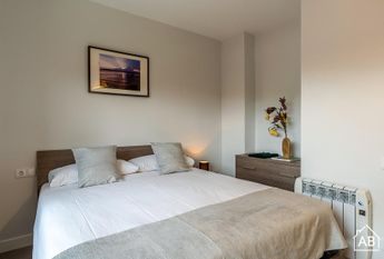 Modern 2-Bedroom Apartment in Poblenou with Balcony