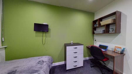 3 bedroom flat to rent - Photo 4