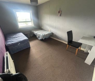 4 bedroom flat to rent - Photo 6