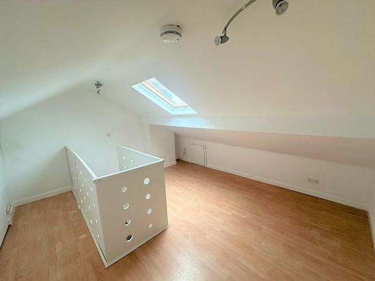 4 bedroom terraced house to rent - Photo 1